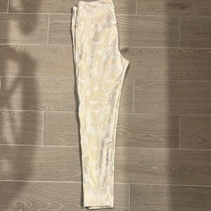 Nash Lea Cream & Gold Metallic Leggings - L